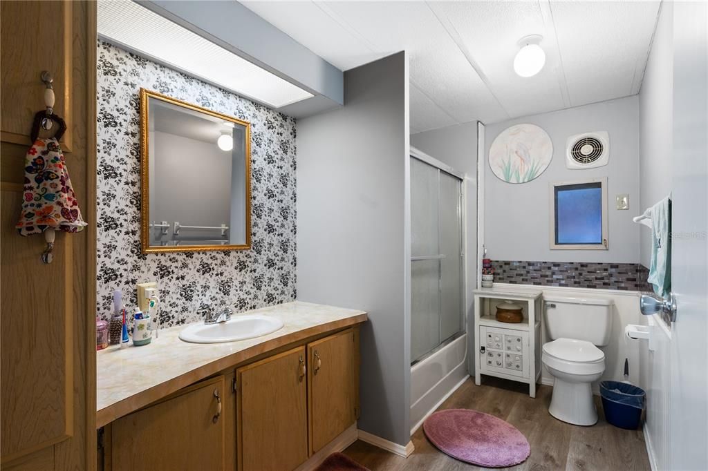 For Sale: $220,000 (2 beds, 2 baths, 1056 Square Feet)