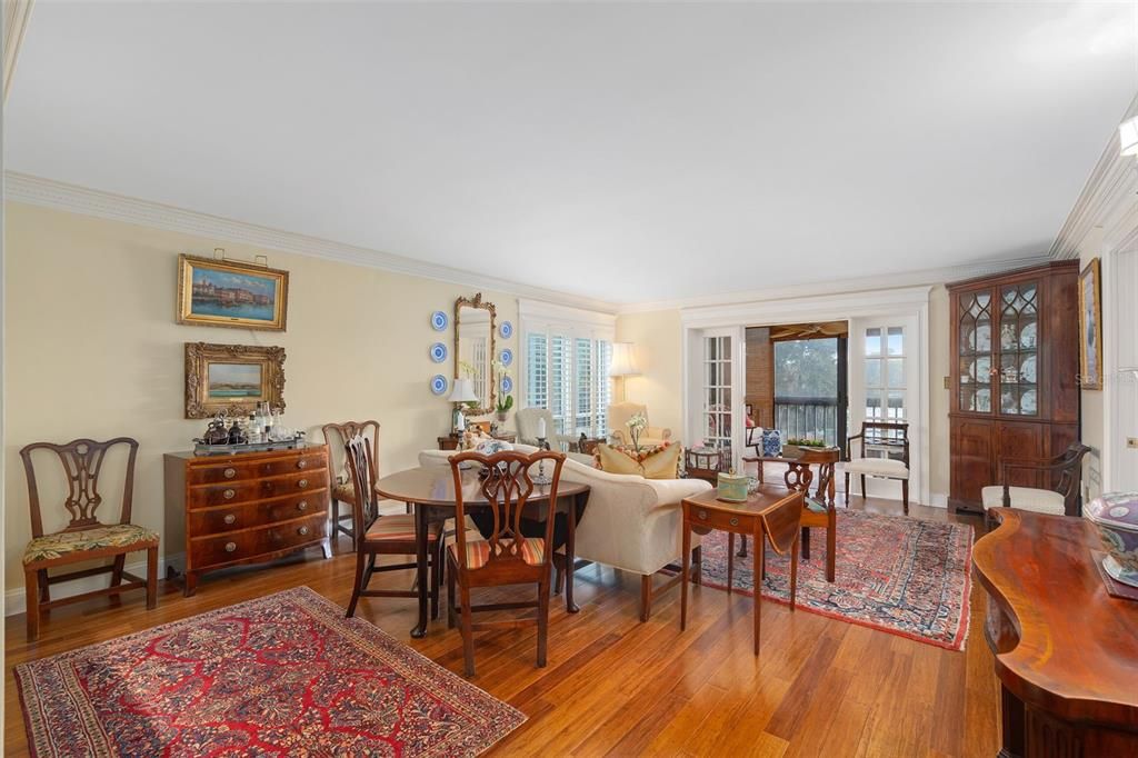 For Sale: $695,000 (2 beds, 2 baths, 1203 Square Feet)