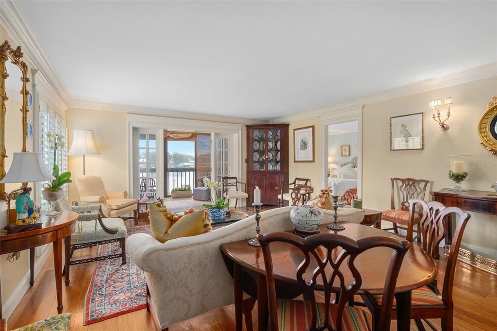 For Sale: $695,000 (2 beds, 2 baths, 1203 Square Feet)