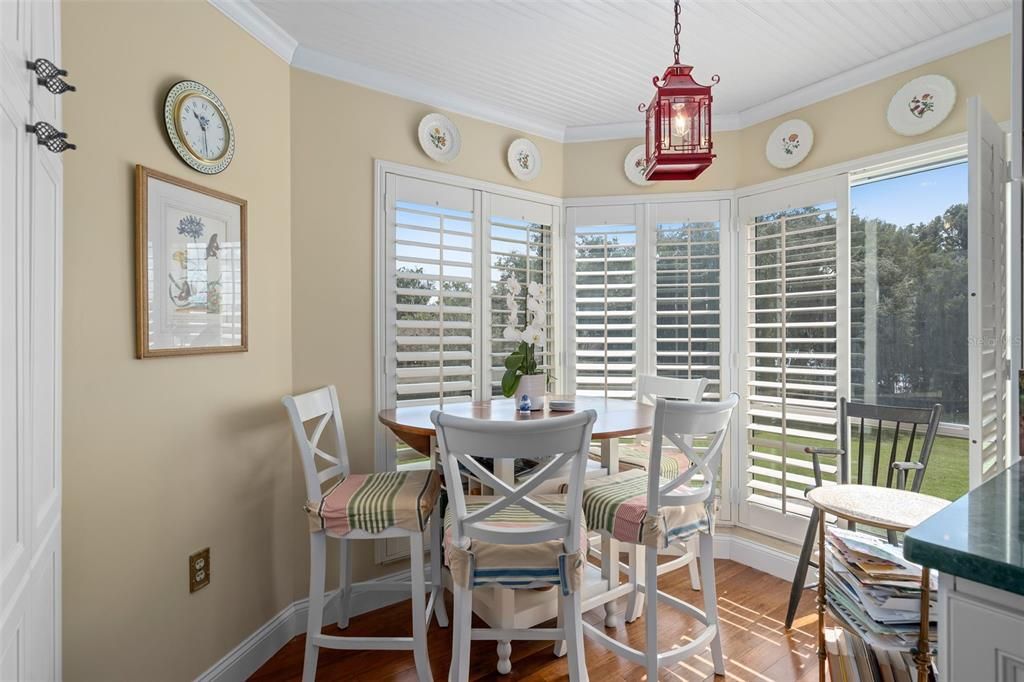 For Sale: $695,000 (2 beds, 2 baths, 1203 Square Feet)