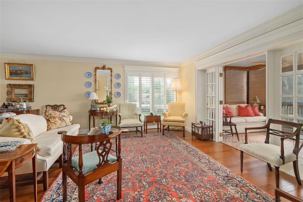 For Sale: $695,000 (2 beds, 2 baths, 1203 Square Feet)