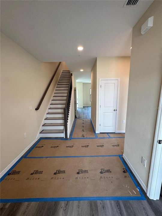 For Sale: $325,000 (3 beds, 2 baths, 1737 Square Feet)