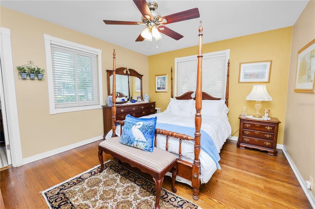 待售: $649,500 (3 贝兹, 2 浴室, 2574 平方英尺)