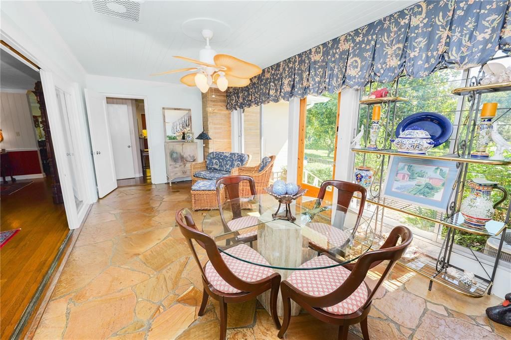 待售: $649,500 (3 贝兹, 2 浴室, 2574 平方英尺)