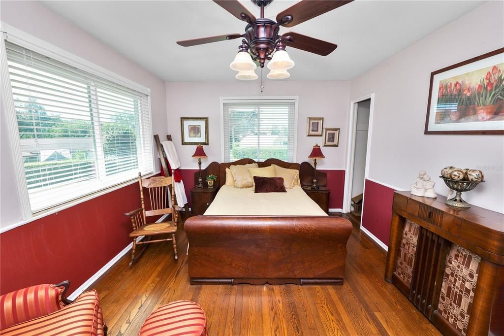 待售: $649,500 (3 贝兹, 2 浴室, 2574 平方英尺)