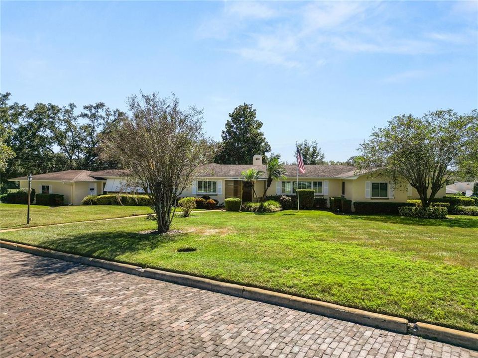 待售: $649,500 (3 贝兹, 2 浴室, 2574 平方英尺)