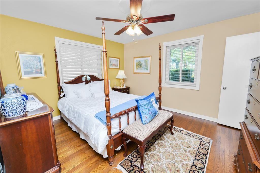 待售: $649,500 (3 贝兹, 2 浴室, 2574 平方英尺)