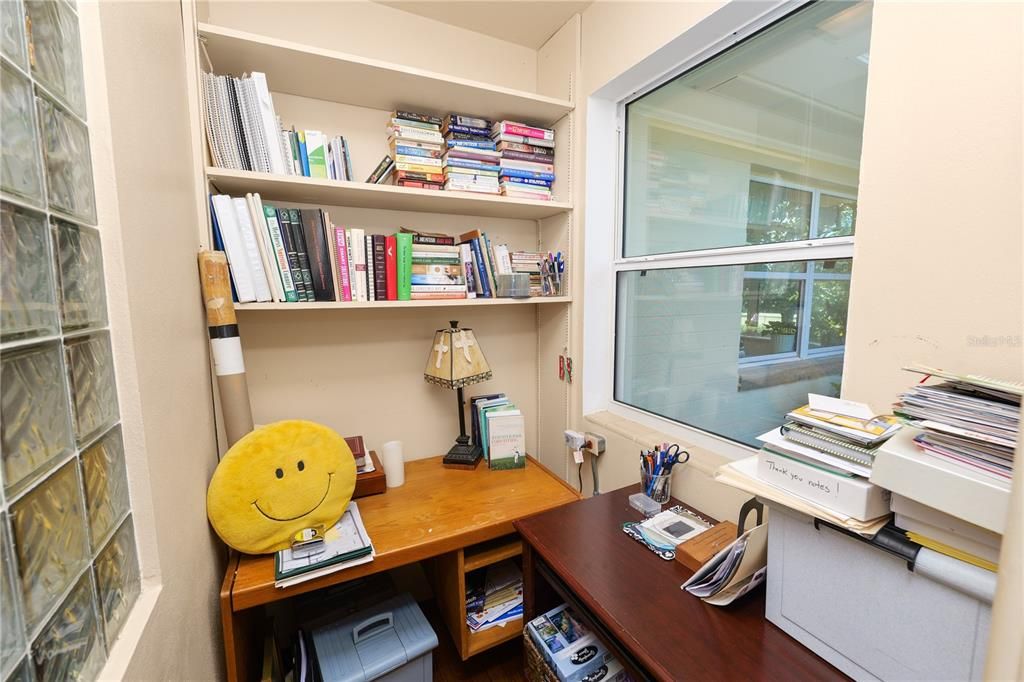 待售: $649,500 (3 贝兹, 2 浴室, 2574 平方英尺)