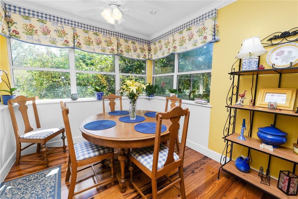 待售: $649,500 (3 贝兹, 2 浴室, 2574 平方英尺)