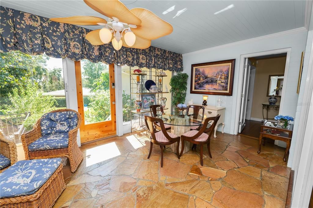 待售: $649,500 (3 贝兹, 2 浴室, 2574 平方英尺)