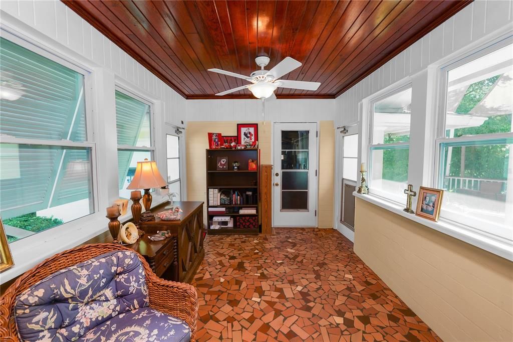 待售: $649,500 (3 贝兹, 2 浴室, 2574 平方英尺)