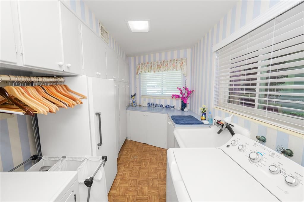 待售: $649,500 (3 贝兹, 2 浴室, 2574 平方英尺)