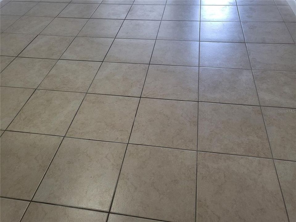 For Sale: $104,000 (1 beds, 1 baths, 650 Square Feet)