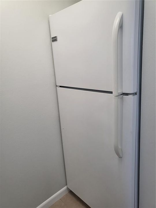 For Sale: $104,000 (1 beds, 1 baths, 650 Square Feet)