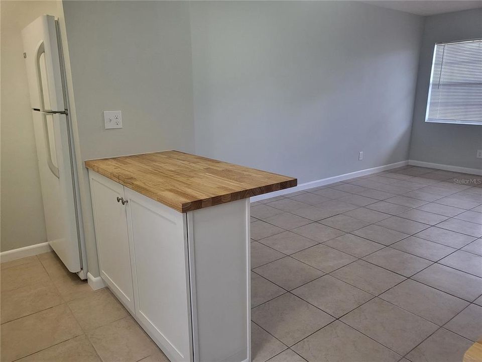 For Sale: $104,000 (1 beds, 1 baths, 650 Square Feet)