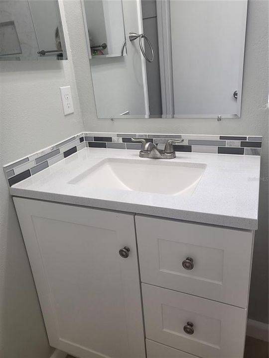 For Sale: $104,000 (1 beds, 1 baths, 650 Square Feet)