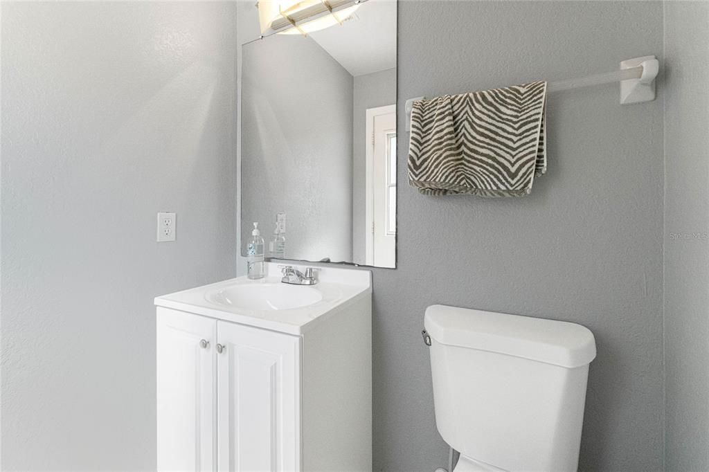 Active With Contract: $459,900 (4 beds, 2 baths, 2564 Square Feet)