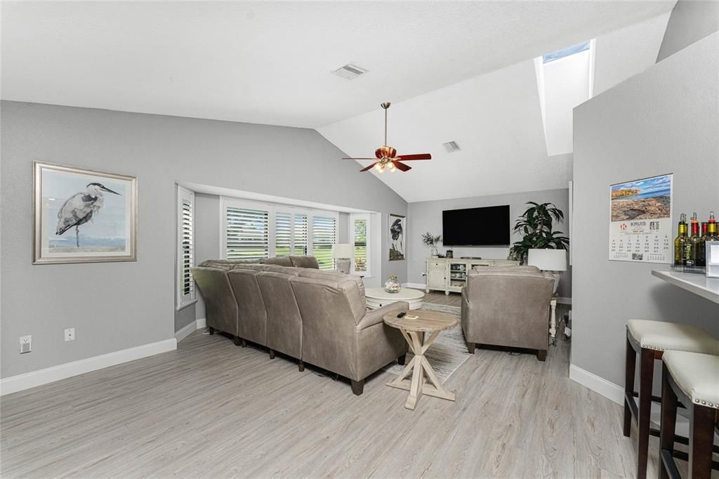Active With Contract: $459,900 (4 beds, 2 baths, 2564 Square Feet)