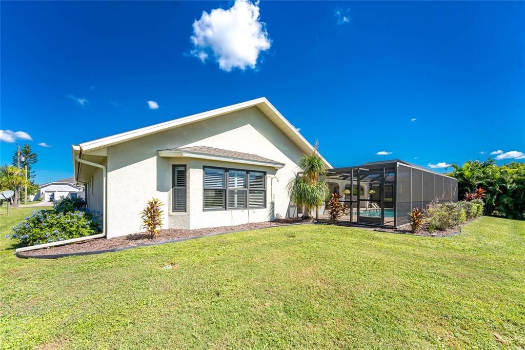 Active With Contract: $459,900 (4 beds, 2 baths, 2564 Square Feet)