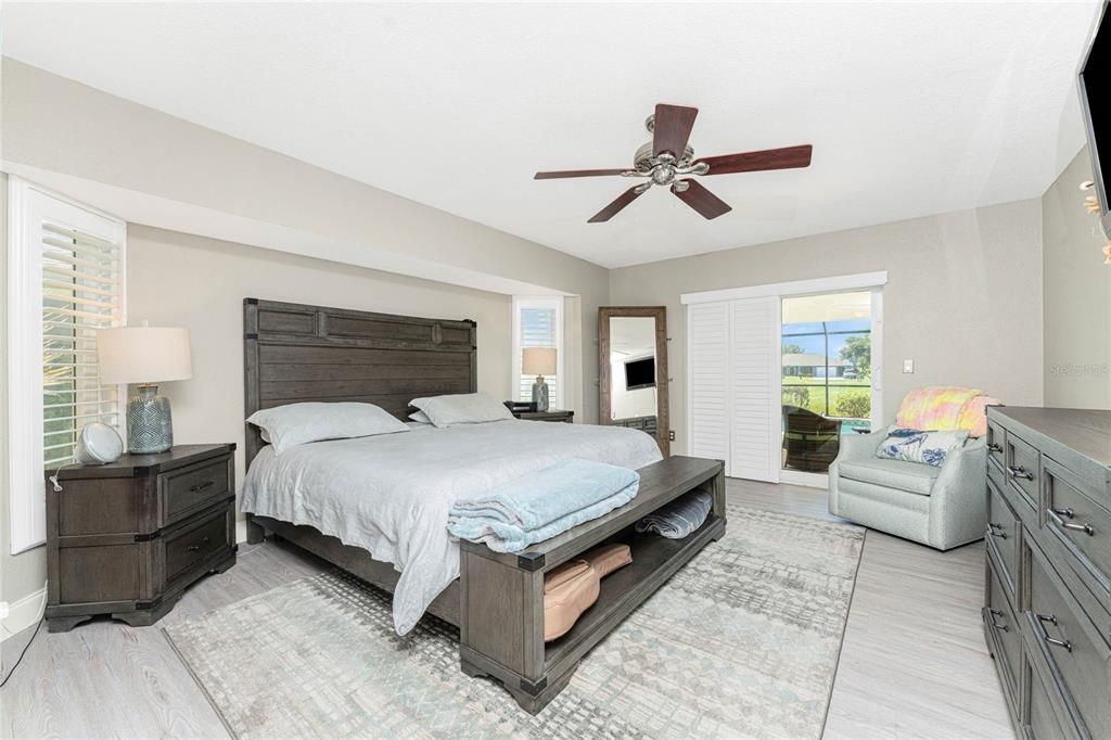 Active With Contract: $459,900 (4 beds, 2 baths, 2564 Square Feet)