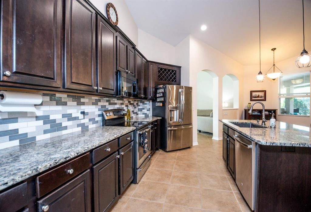 For Sale: $595,000 (4 beds, 3 baths, 2371 Square Feet)