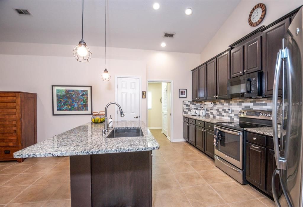 For Sale: $595,000 (4 beds, 3 baths, 2371 Square Feet)