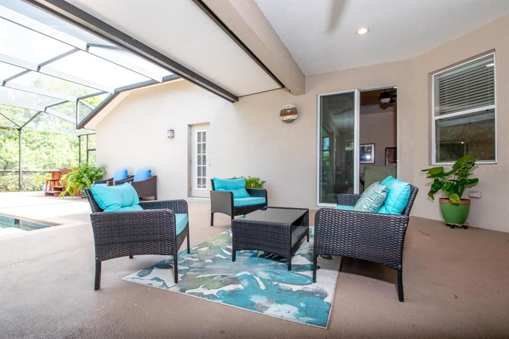 For Sale: $595,000 (4 beds, 3 baths, 2371 Square Feet)