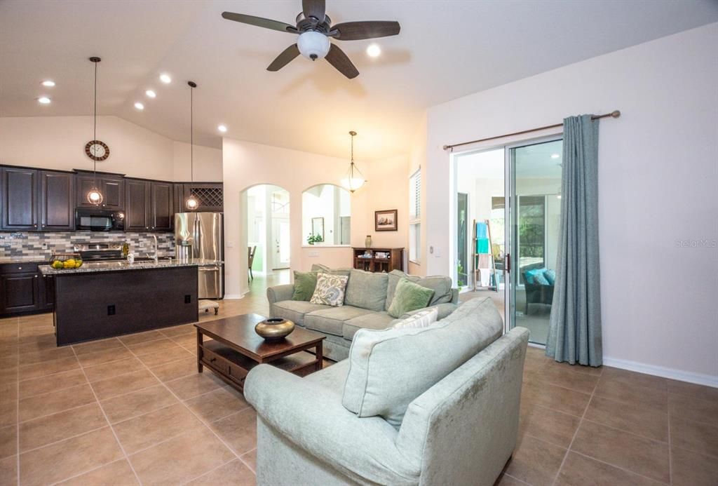 For Sale: $595,000 (4 beds, 3 baths, 2371 Square Feet)