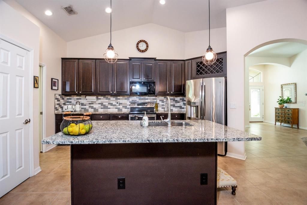 For Sale: $595,000 (4 beds, 3 baths, 2371 Square Feet)