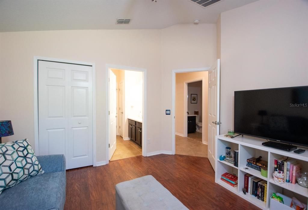 For Sale: $595,000 (4 beds, 3 baths, 2371 Square Feet)