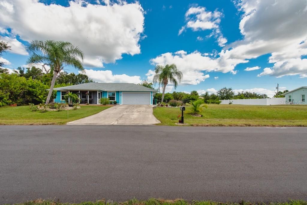 Active With Contract: $300,000 (2 beds, 2 baths, 1342 Square Feet)