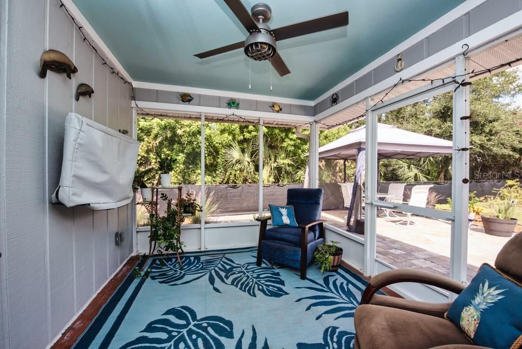 Active With Contract: $300,000 (2 beds, 2 baths, 1342 Square Feet)