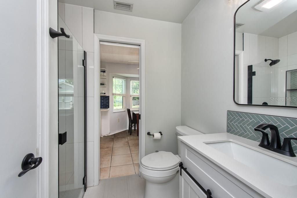 Active With Contract: $300,000 (2 beds, 2 baths, 1342 Square Feet)