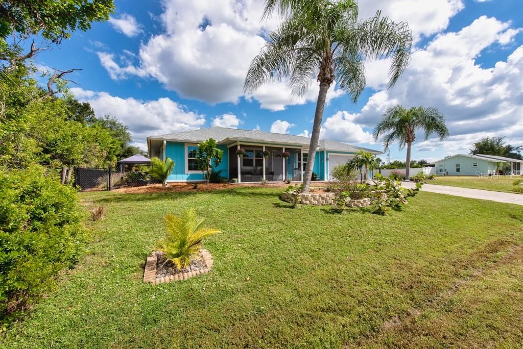 Active With Contract: $300,000 (2 beds, 2 baths, 1342 Square Feet)