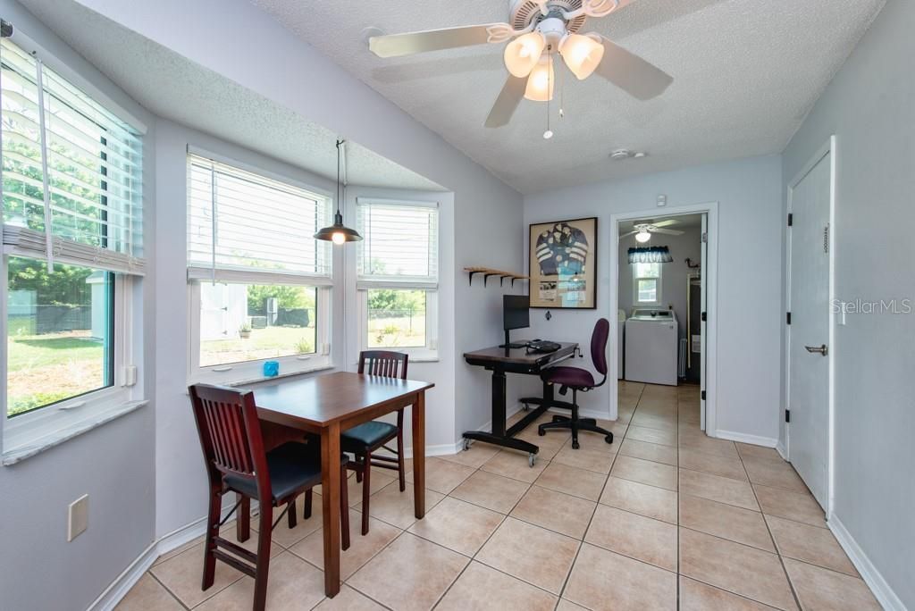 Active With Contract: $300,000 (2 beds, 2 baths, 1342 Square Feet)