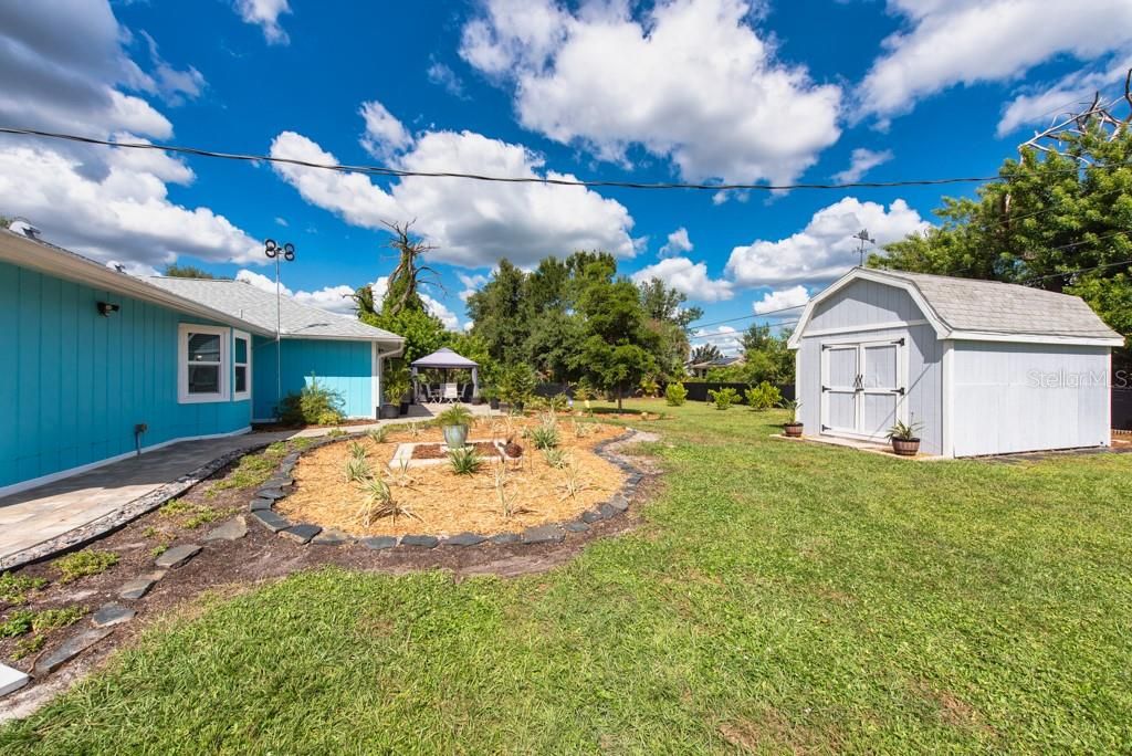 Active With Contract: $300,000 (2 beds, 2 baths, 1342 Square Feet)