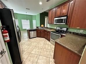 Под контрактом: $515,000 (4 спален, 2 ванн, 2795 Квадратных фут)