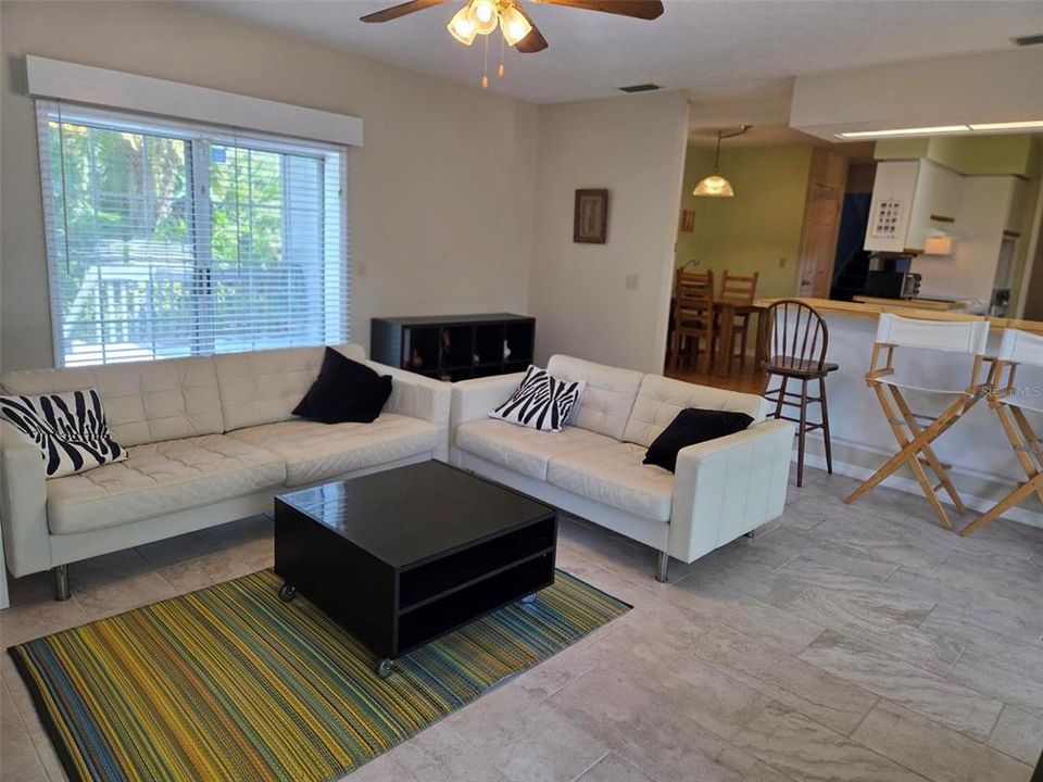 出租: $3,350 (3 贝兹, 2 浴室, 2829 平方英尺)