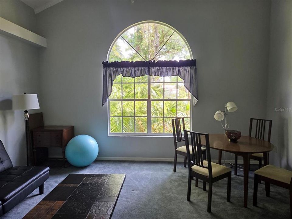 出租: $3,350 (3 贝兹, 2 浴室, 2829 平方英尺)