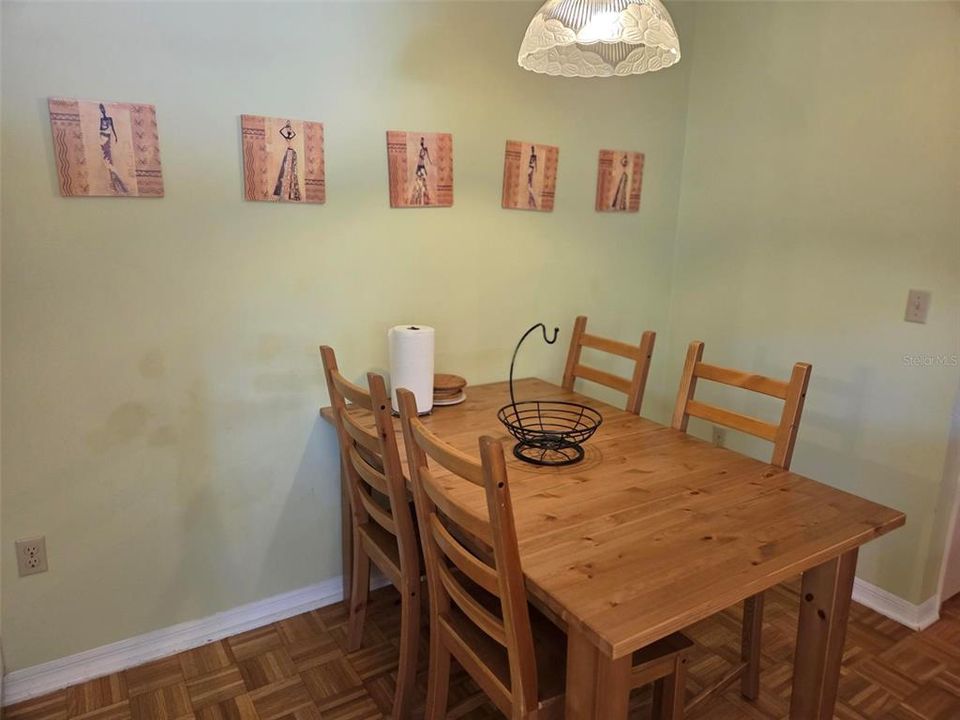 出租: $3,350 (3 贝兹, 2 浴室, 2829 平方英尺)