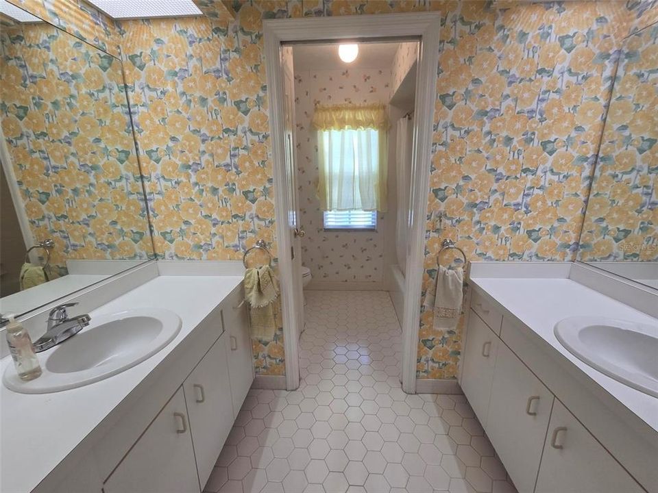 出租: $3,350 (3 贝兹, 2 浴室, 2829 平方英尺)