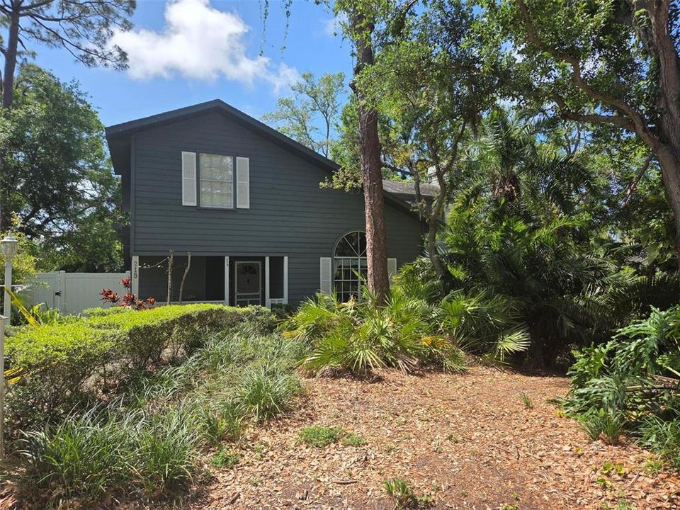 出租: $3,350 (3 贝兹, 2 浴室, 2829 平方英尺)