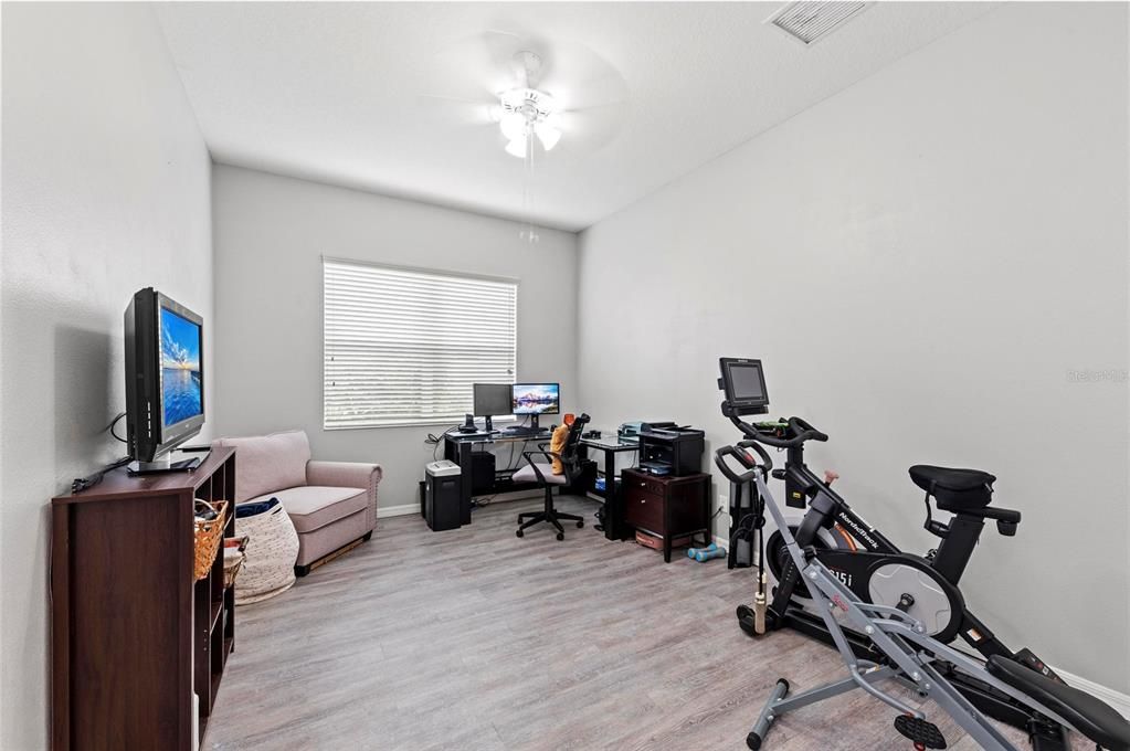 出租: $3,750 (3 贝兹, 2 浴室, 2485 平方英尺)