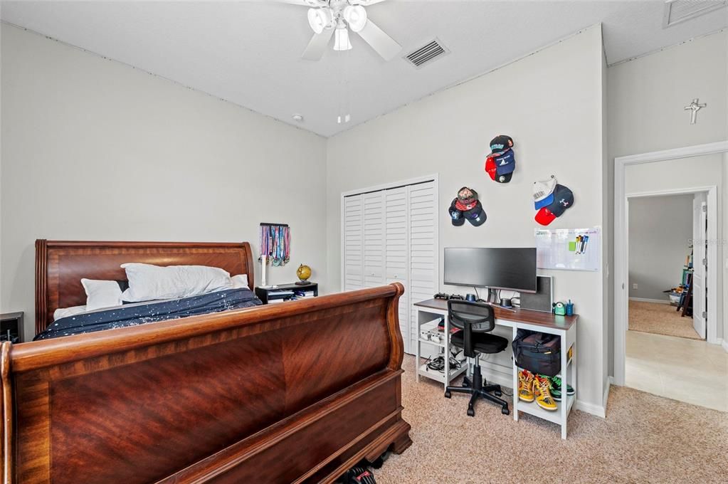 出租: $3,750 (3 贝兹, 2 浴室, 2485 平方英尺)