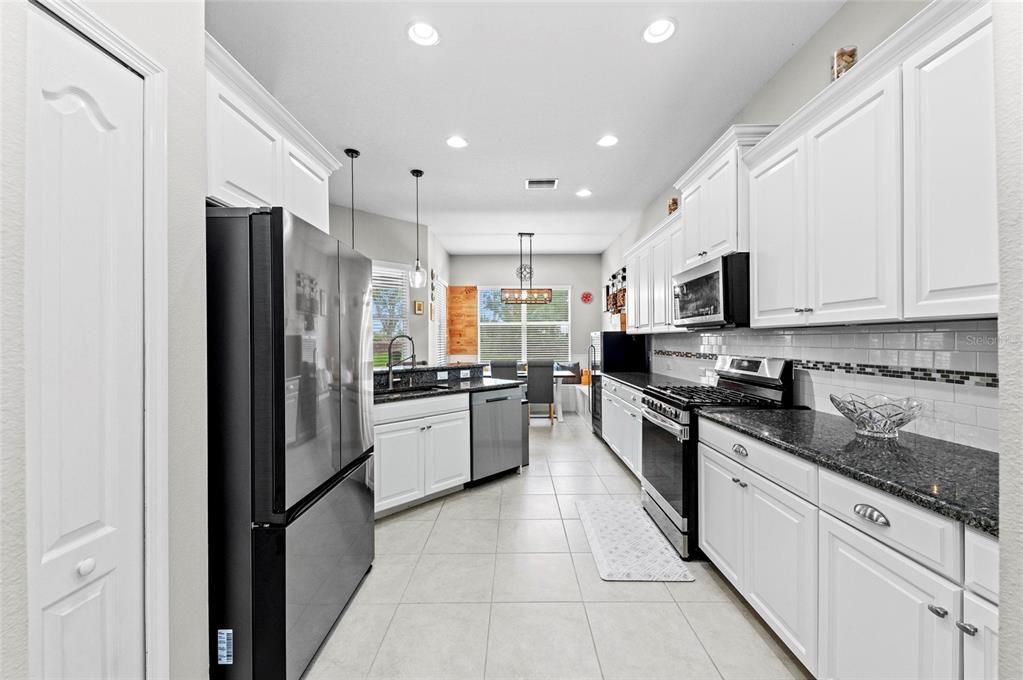 出租: $3,750 (3 贝兹, 2 浴室, 2485 平方英尺)