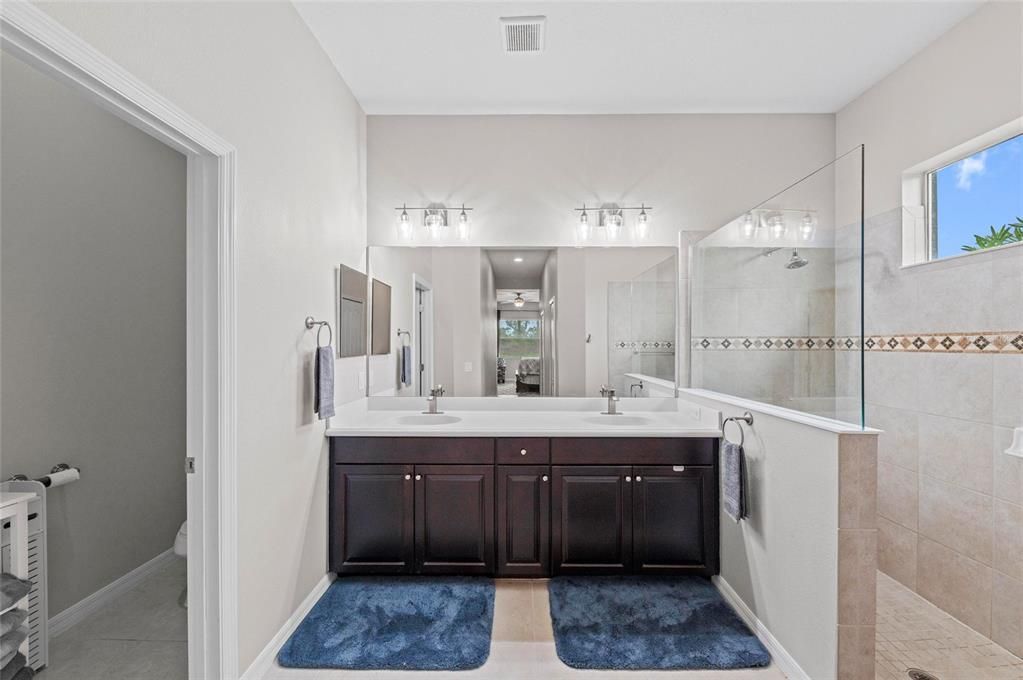 出租: $3,750 (3 贝兹, 2 浴室, 2485 平方英尺)