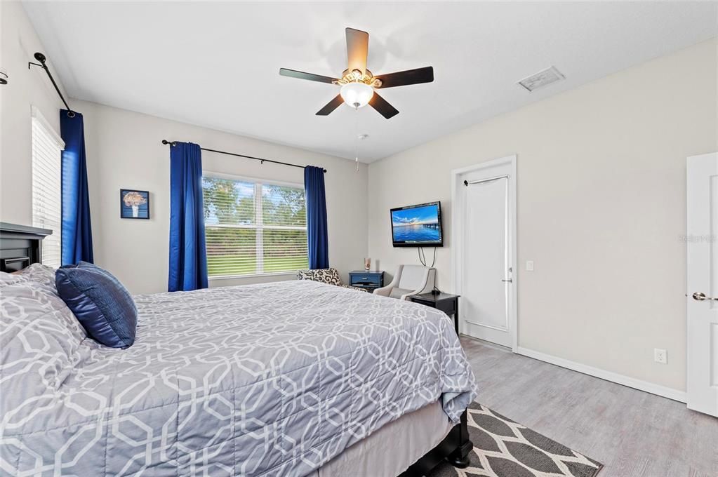 出租: $3,750 (3 贝兹, 2 浴室, 2485 平方英尺)