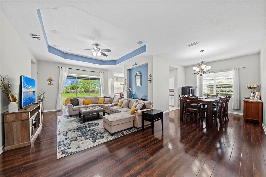 出租: $3,750 (3 贝兹, 2 浴室, 2485 平方英尺)