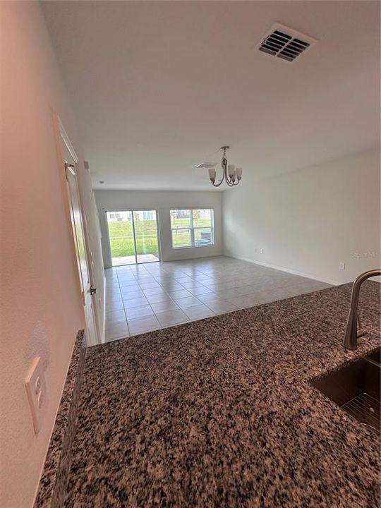 For Rent: $2,050 (3 beds, 2 baths, 1687 Square Feet)