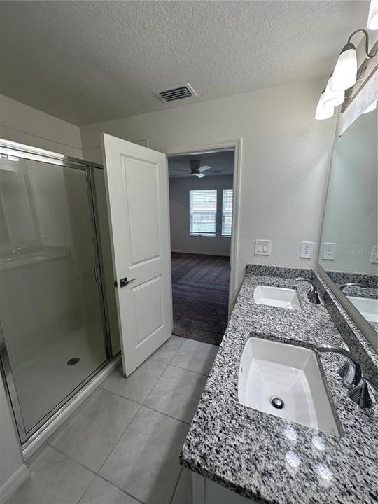 For Rent: $2,050 (3 beds, 2 baths, 1687 Square Feet)